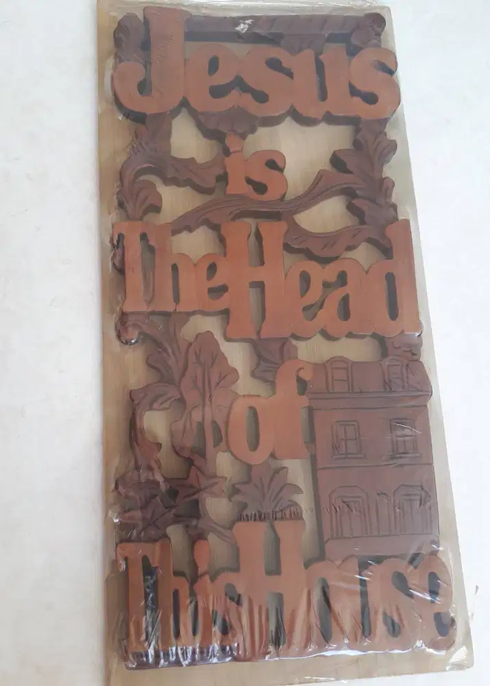 Plakat Kayu ornament Jesus is The Head of This House (A-512)
