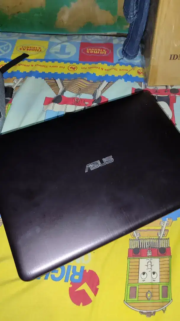 LAPTOP SECOND ASUS X441BA. AMD A4 - 9125  gold