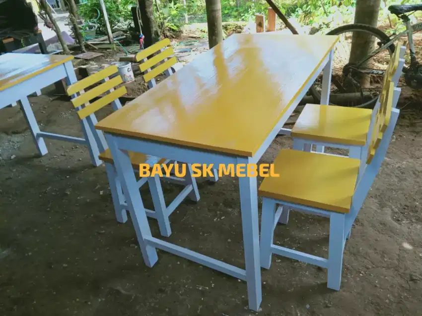 Set meja kursi cafe kedai