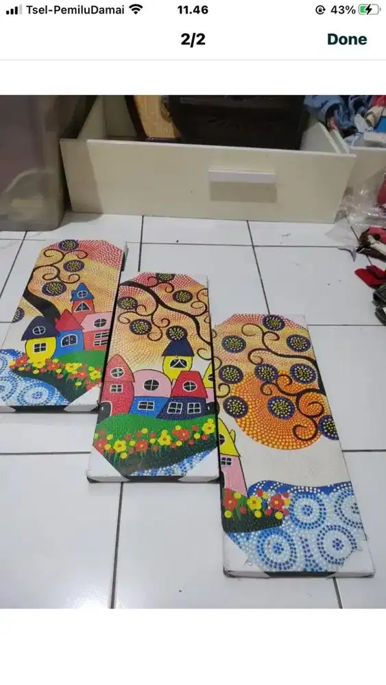 gambar dinding timbul dapat 3 buah