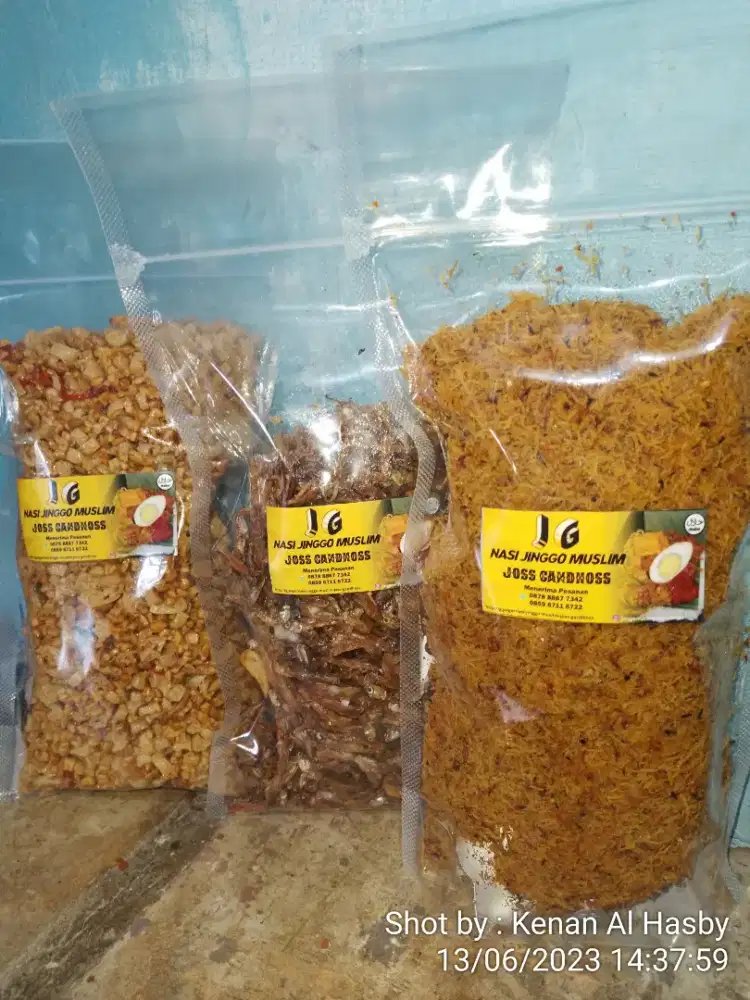 CEMILAN TEMPE KRIUK DAN IKAN TERI NASI JINGGO MUSLIM JOSS GANDHOSS