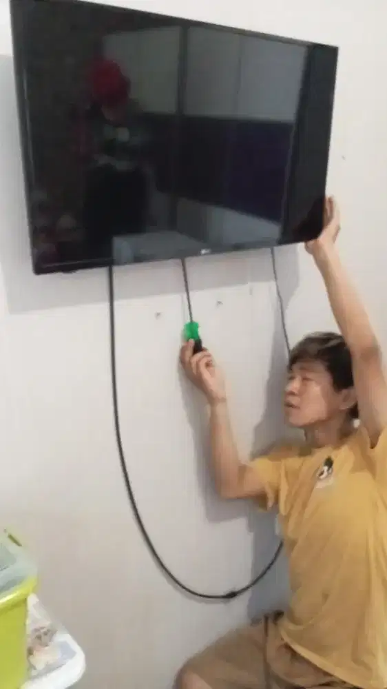 Breket swivel tv led 19-43+pasang