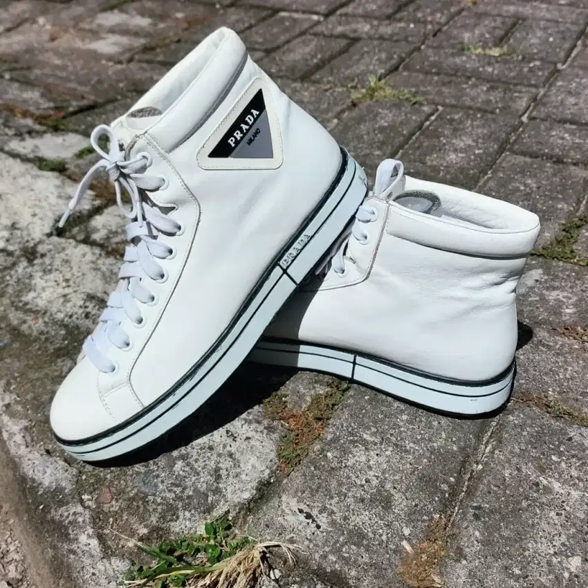 Sepatu PRADA boots Italy size 41