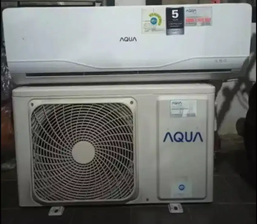 AC Aqua 1/2 PK masih Gress dan Orisinil
