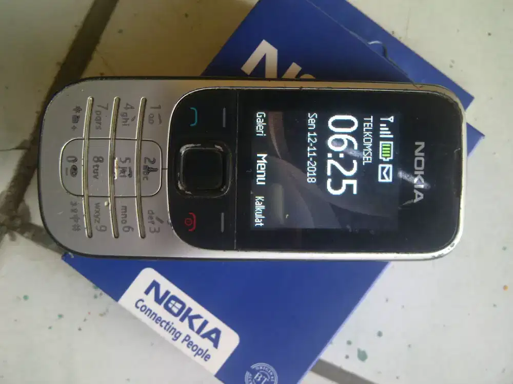 Nokia 2330 poliponik