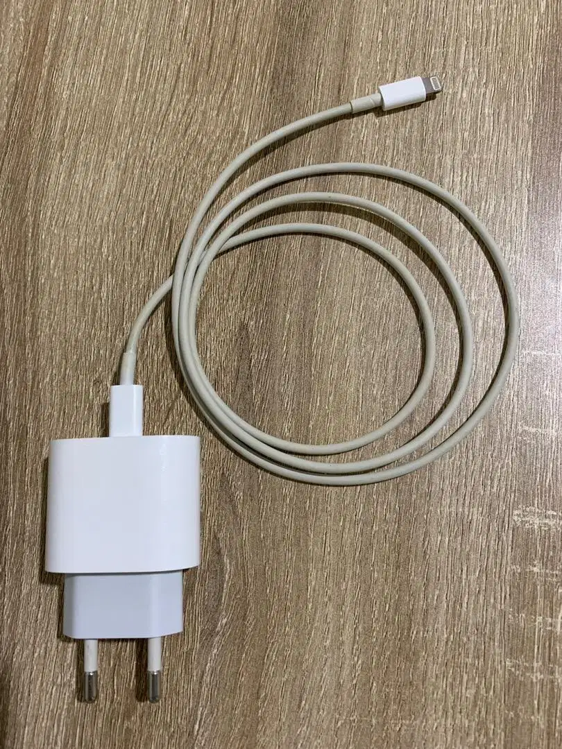 Charger ori iphone 20 watt