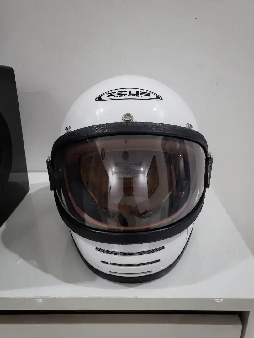 Helm Zeus zs816c Putih dan Goggle Second Like New