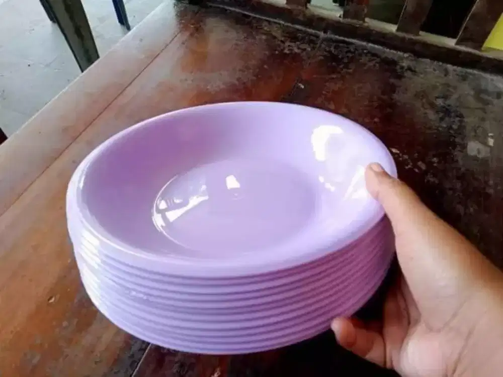 Piring Makan Plastik Uk.23 cm (Besar) 10 pcs
