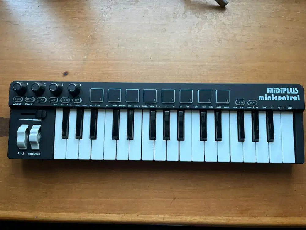 Midi plus mini controller 32 keys jual cepat!