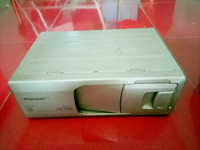 CD Changer Pioneer 12 Disc & Panasonic 6 Disc