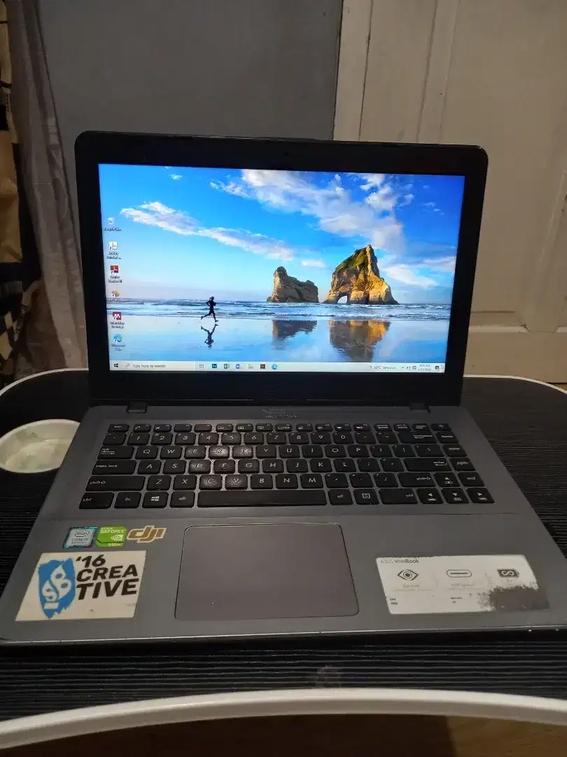 Dijual Laptop Asus Vivobook A442U core i5 Gen 8th 1TB