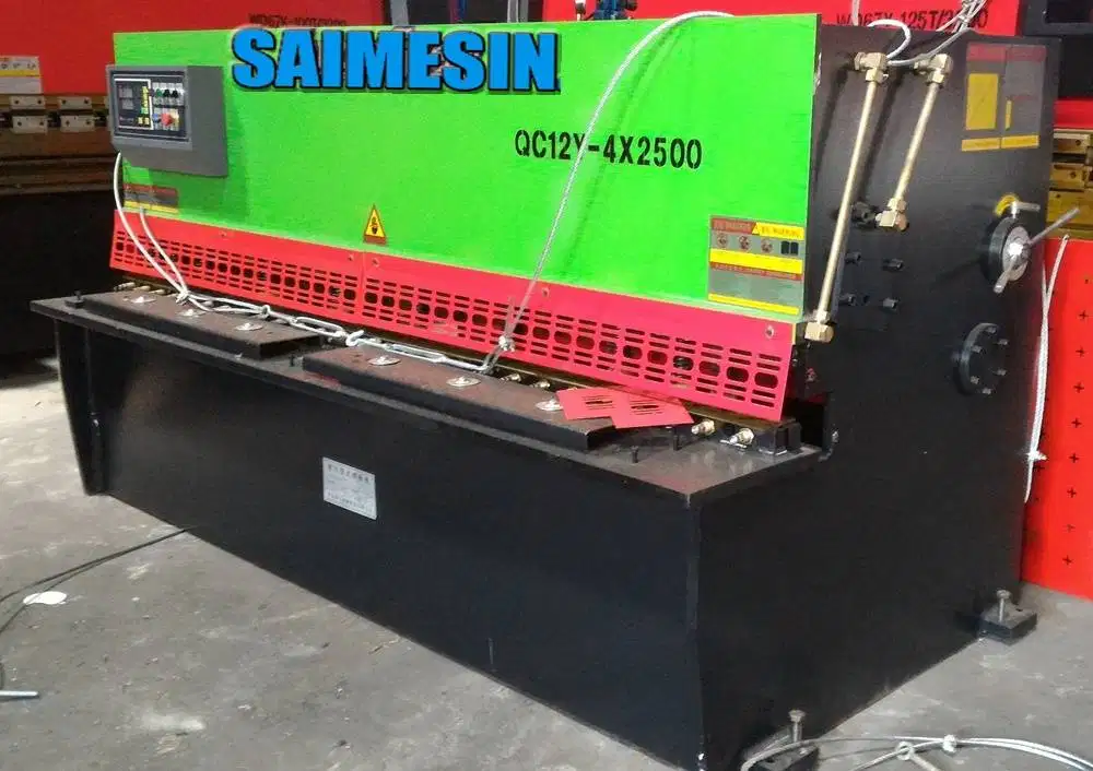 MESIN SHEARING PLAT POTONG PLAT 4 x 2500