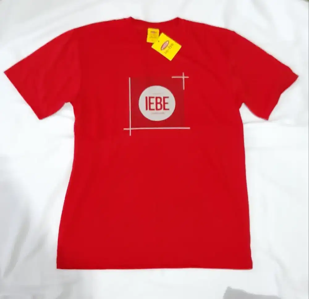 Kaos iebe merah