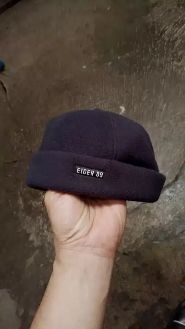 Topi kupluk eiger authentic 1989 size M original outdoor dark navy