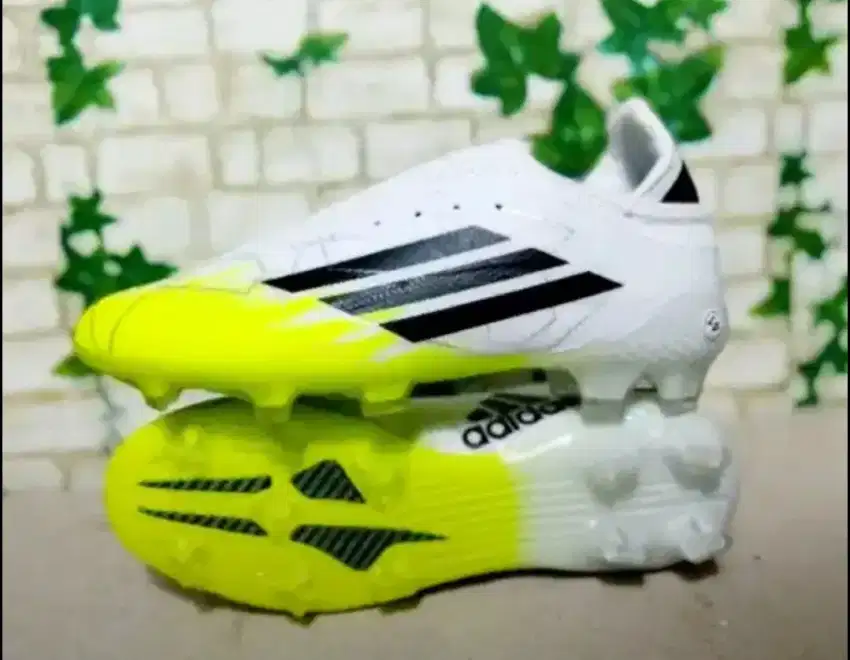 SEPATUU BOLA ADIDAS ADIZERO SEMI BOOTS UNISEX