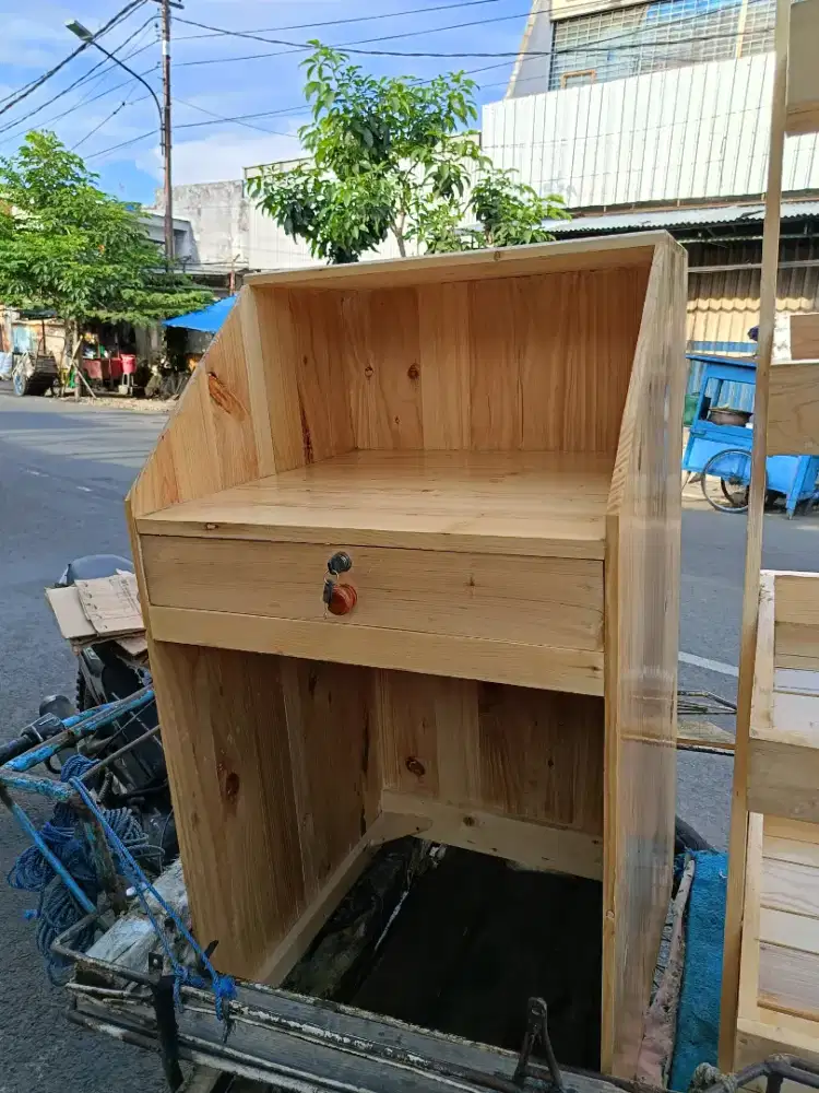 Meja Kasir Minimalis