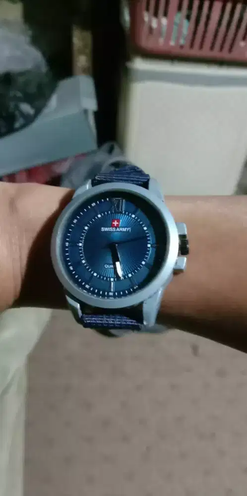 Jam tangan Swiss Army