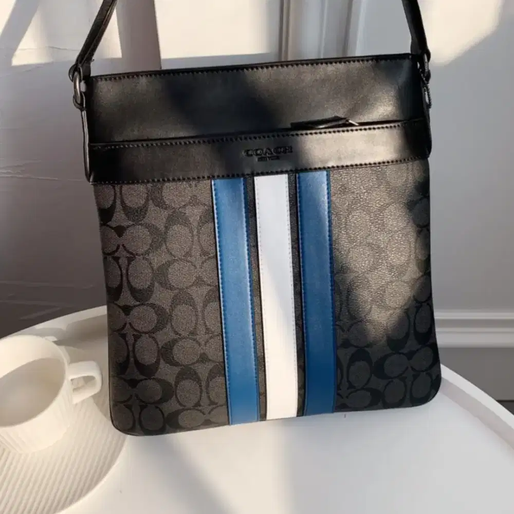 MESSENGER COACH MEN'S ORIGINAL