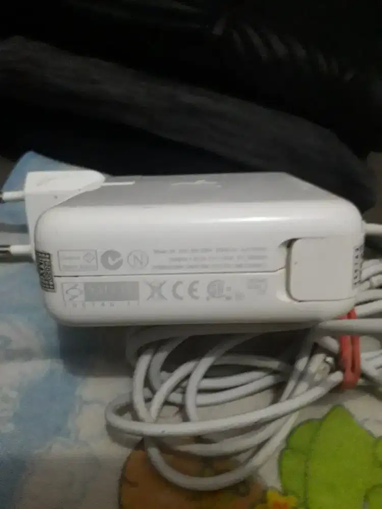 Charger untuk macbook iphone