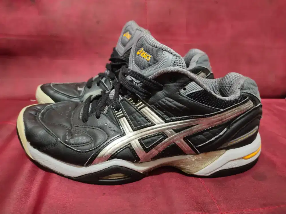 Sepatu Asics Badminton size 42 kulit ori