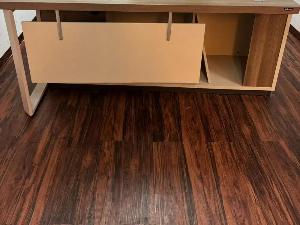 Turun harga!!Informa monthana meja kantor manajer