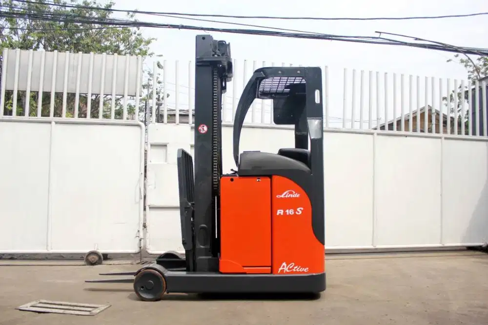 Forklift Linde Reach Truck Jerman Kapasitas 1.6 Ton
