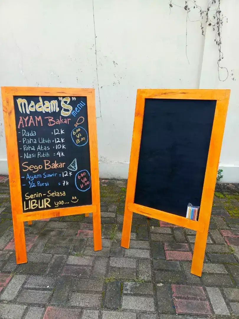 Papan Tulis Kayu Lipat Berdiri Standing Blackboard Papan Kapur Cafe