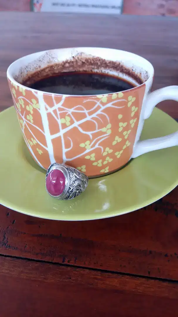 Batu Permata Ruby Mozambiq