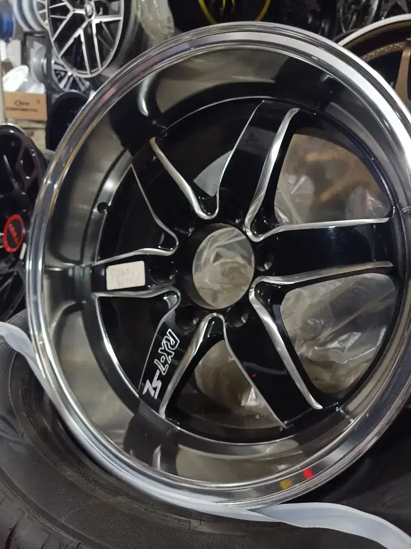 AZ R 18 x 9.5 in hole 6 pcd 139.7