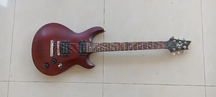 Gitar Cort mantap