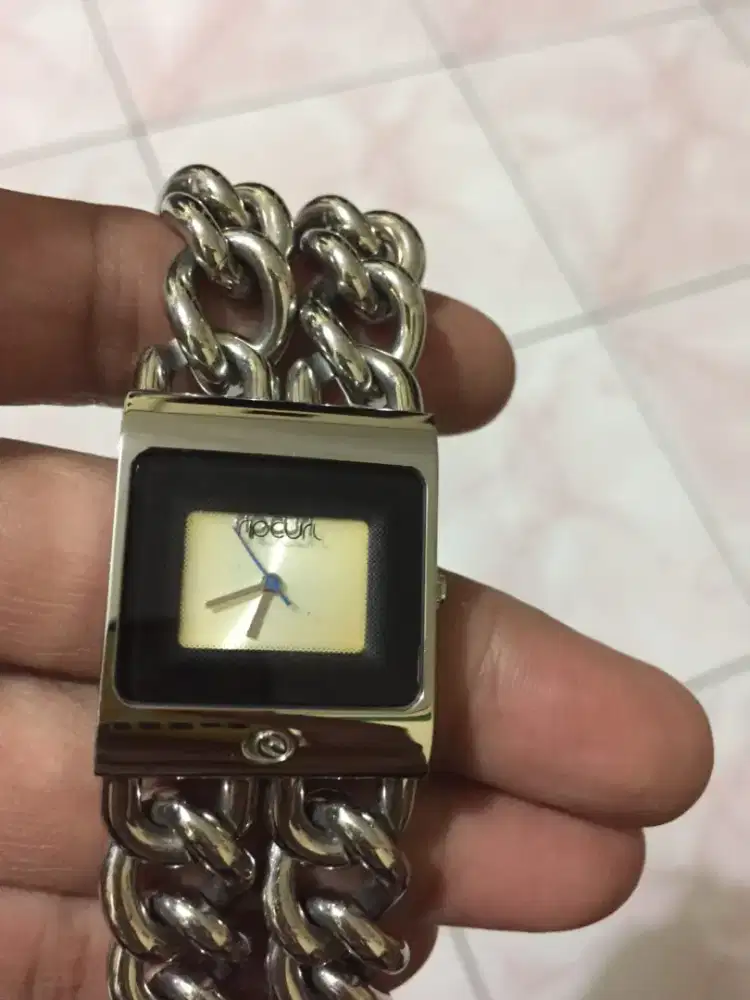 Di Jual Jam Tangan