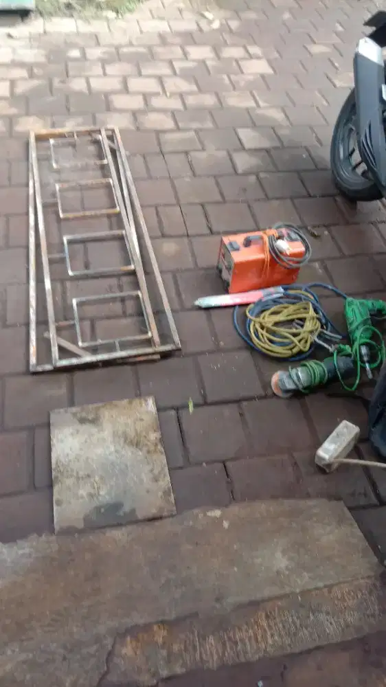 Tukang las panggilan