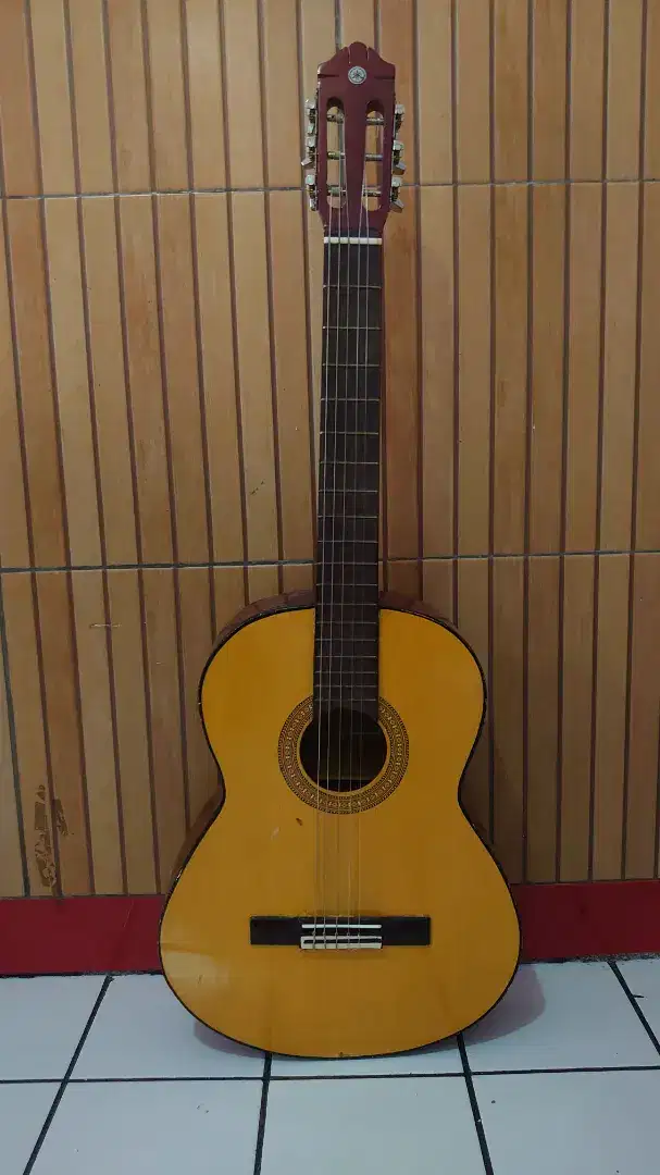 Gitar akustik second