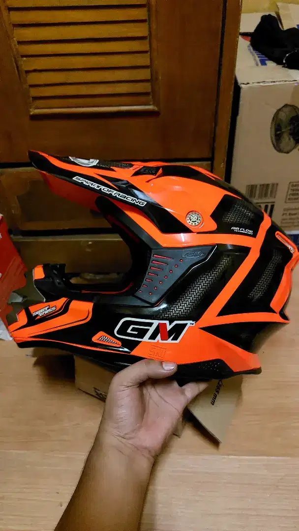 Helm trail merk GM