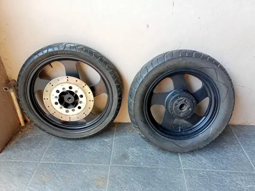 Velg set ban Benelli PE