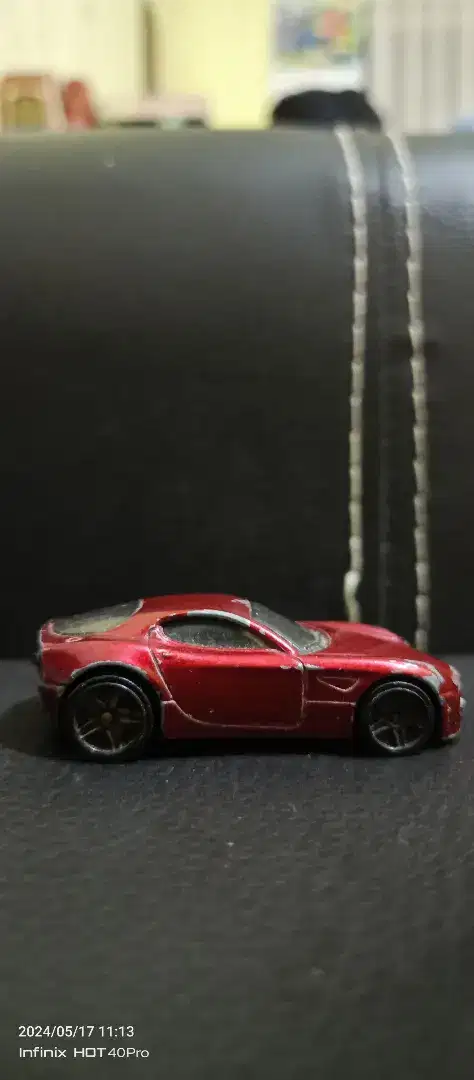 Mainan mobil sport Hotwheel anak