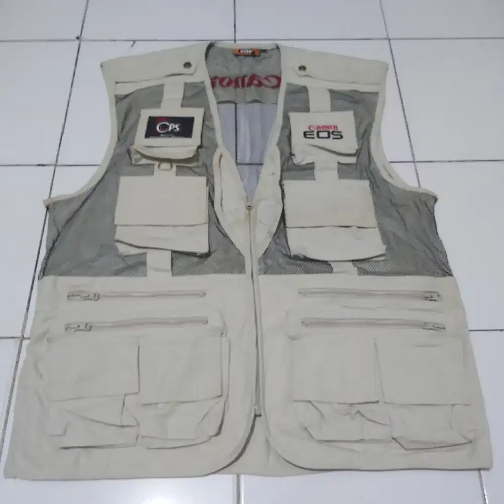 Terjual - Promo Rompi Fotografer Profesional Canon Ori Kondisi 95%