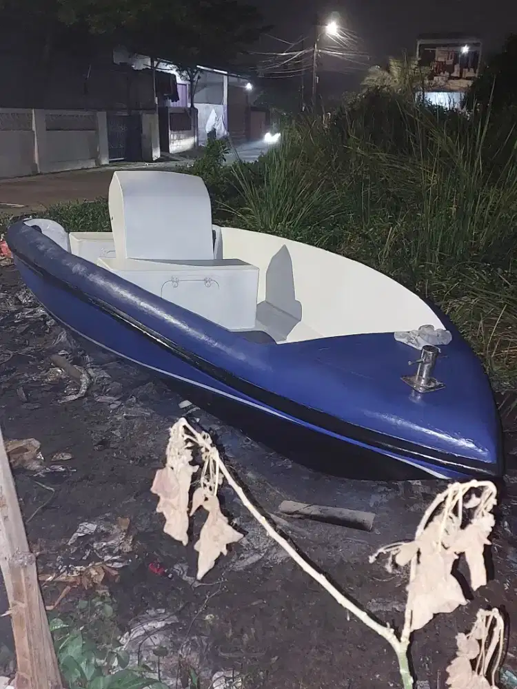 Body kapal speed boat P 5 L 2 meter