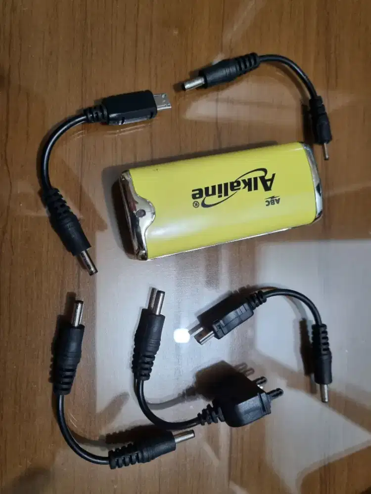 Emergency handphone charger abc alkaline