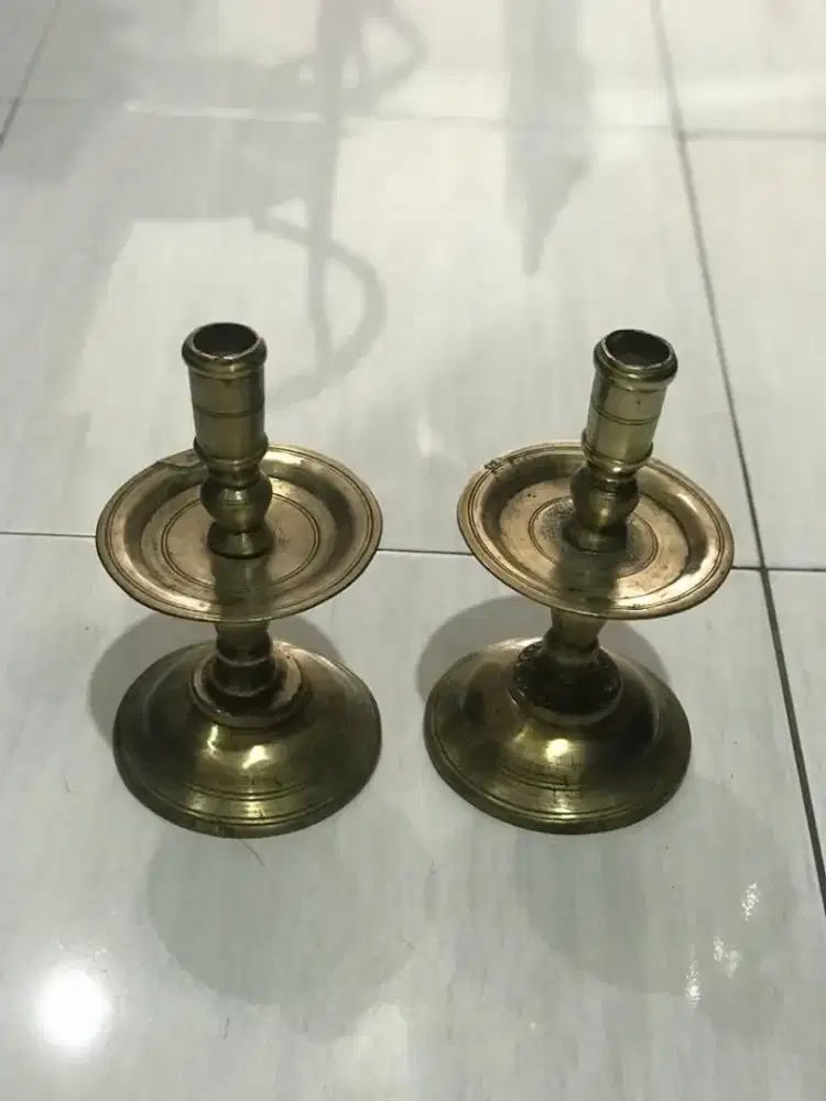 Tempat Lilin kuningan antik besar