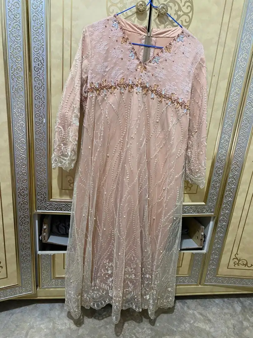 Dress pesta / gaun brokat