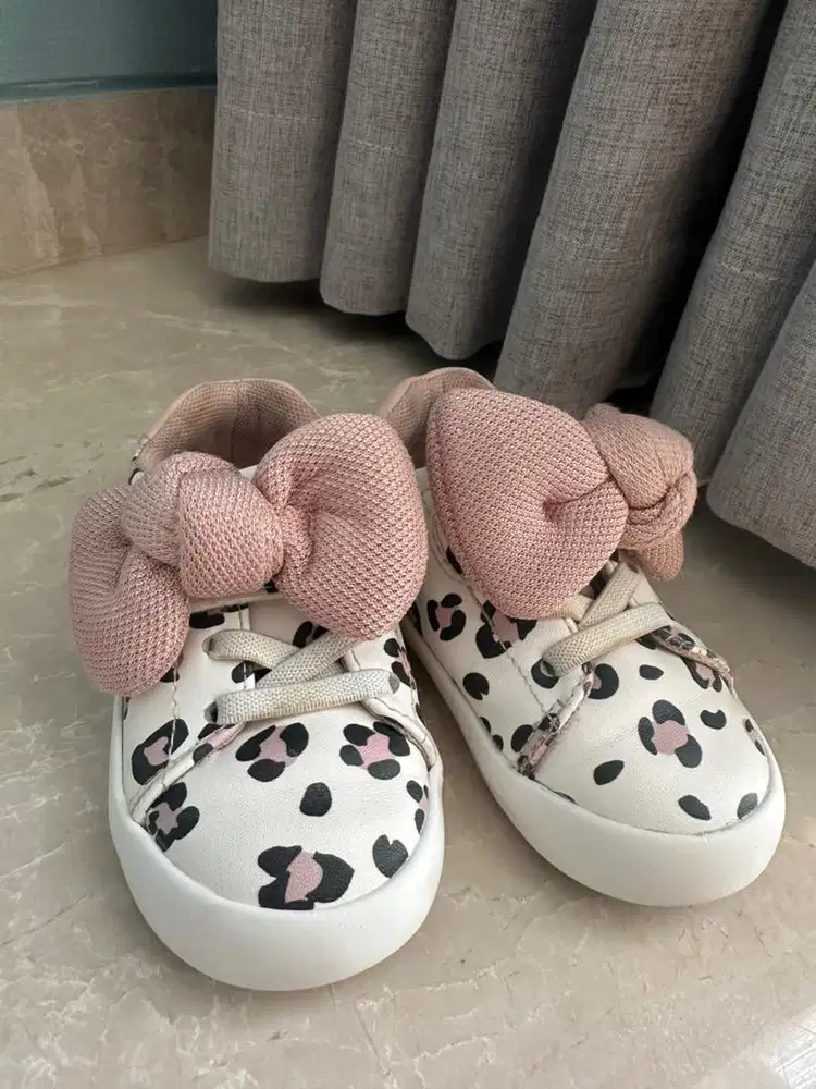 Sepatu Anak Brand H&M