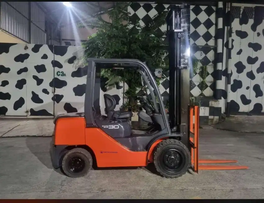 forklift 3 ton Toyota tiangmast 5 mtr