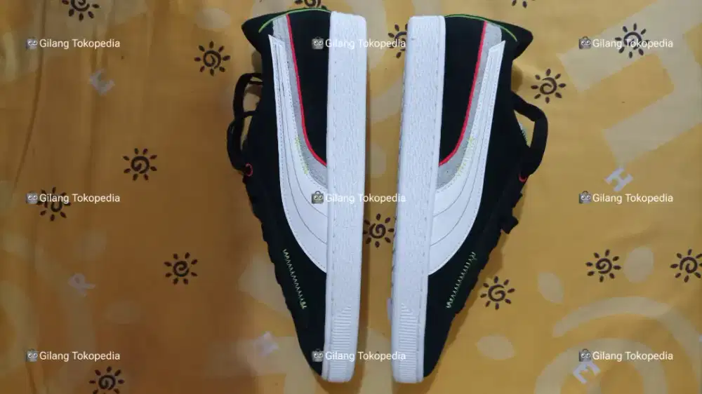 Sepatu Sneakers Puma Suede Displaced