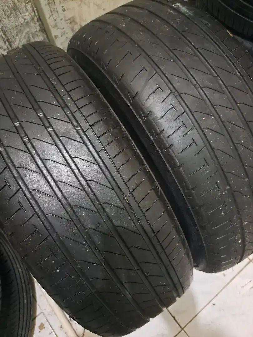 Ban 215 60 16 bridgestone turanza 2pcs msih bagus voxy biante x over