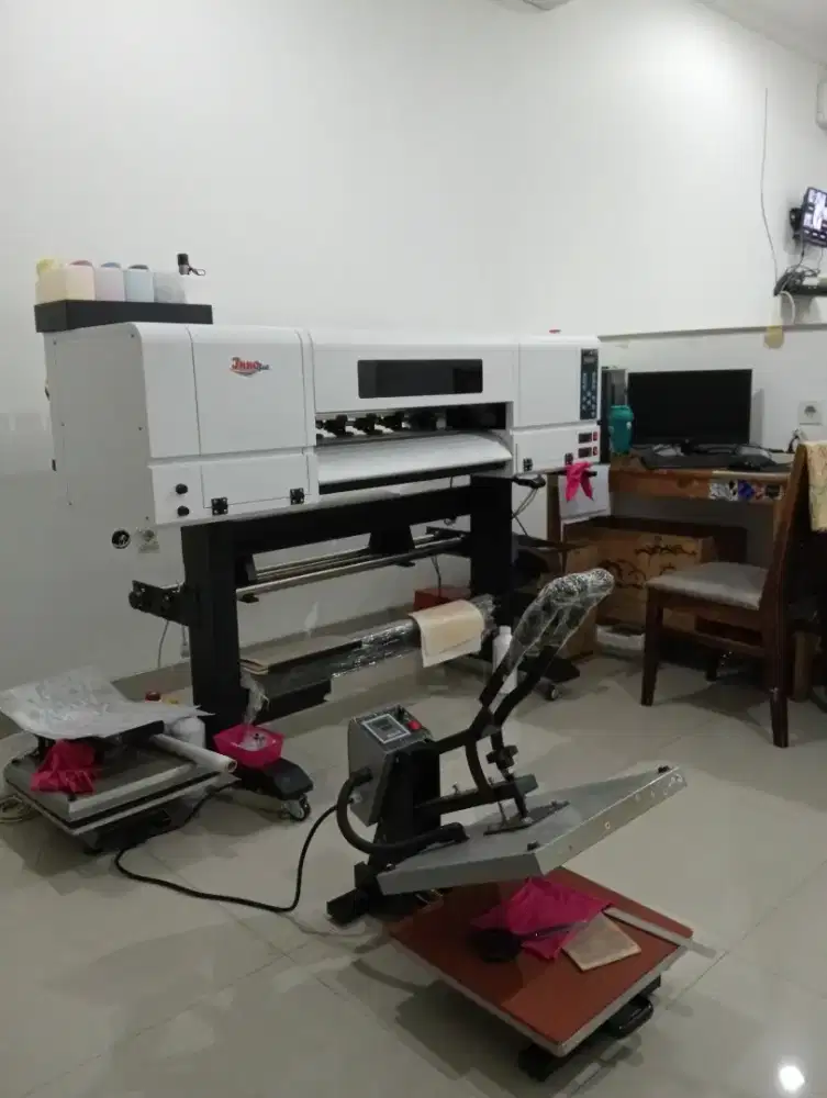 Operator printer sablon kaos DTF di tanjung duren Jakarta barat