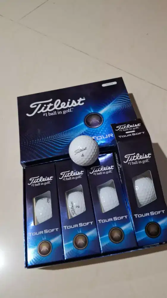 Bola golf titleist tour soft
