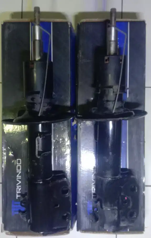 TRIVINDO shok depan sienta