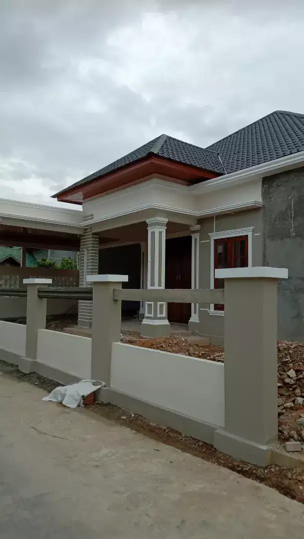 Tukang cet rumah dan lainnya.