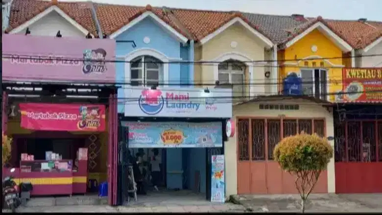 Karyawan Karyawati Pegawai Kasir Gosok Setrika Laundry